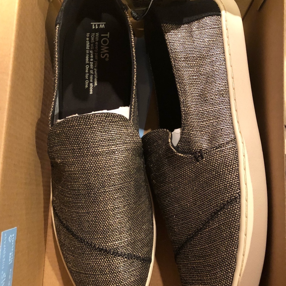 Toms Black Metallic Woven Size 11